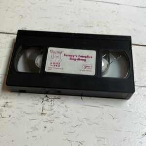 Barney’s Campfire Sing Along VHS The Lyons Group 1992 Ages 2-8.